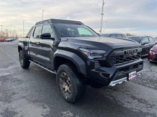 2026 Toyota Tacoma Hybrid TRAILHUNTER