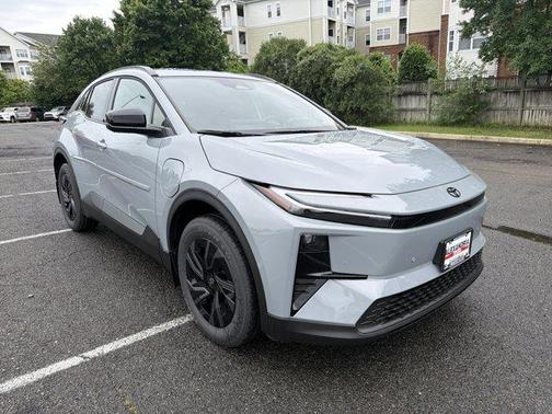 Cement 2026 Toyota C-HR SE