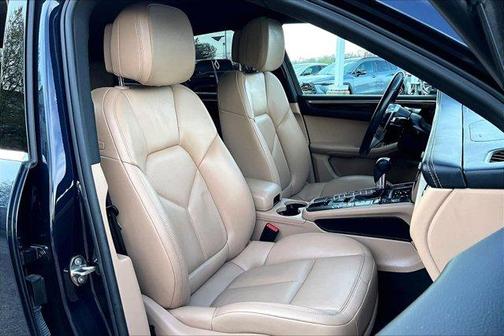 2021 Porsche Macan Base