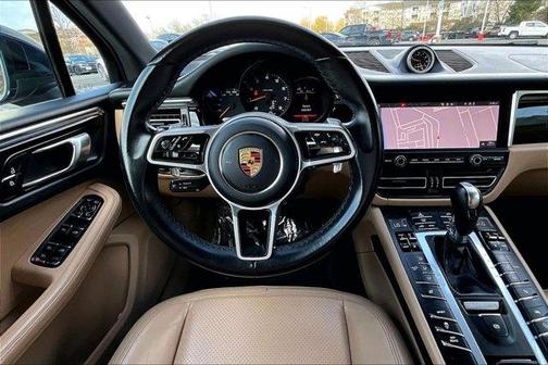 2021 Porsche Macan Base