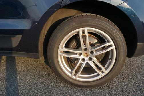 2021 Porsche Macan Base