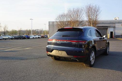 2021 Porsche Macan Base