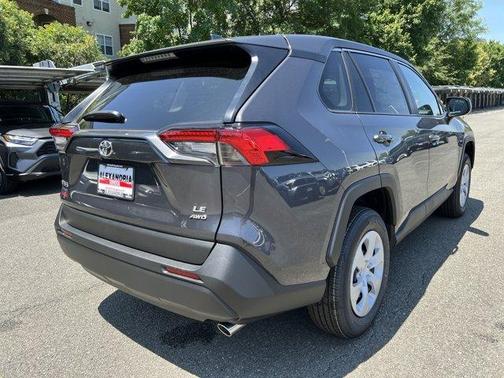 2025 Toyota RAV4 LE