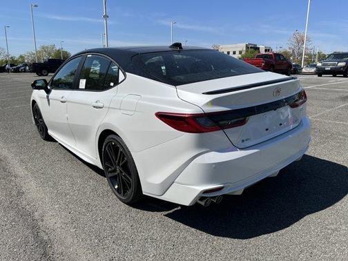 Wind Chill Pearl 2026 Toyota Camry XSE