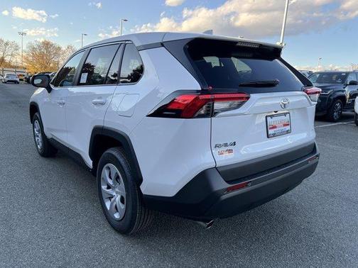 2025 Toyota RAV4 LE
