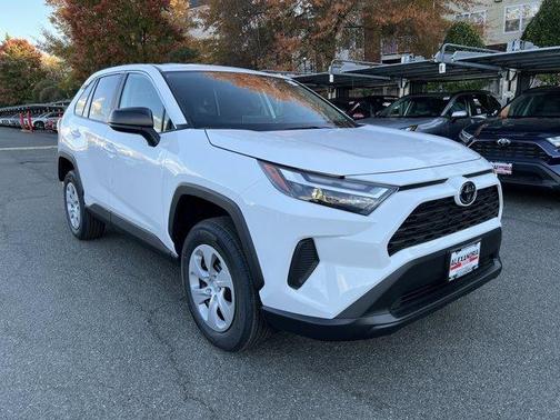 2025 Toyota RAV4 LE