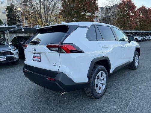2025 Toyota RAV4 LE