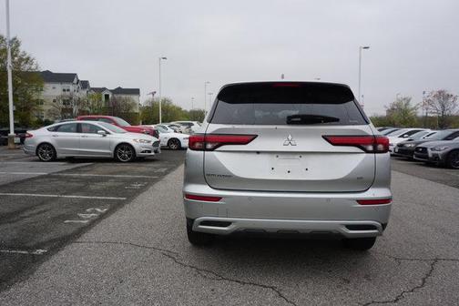 2024 Mitsubishi Outlander SE