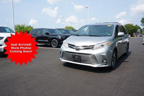 2019 Toyota Sienna XLE