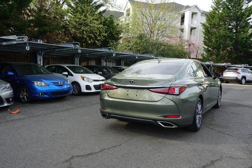 2023 Lexus ES 350 Base