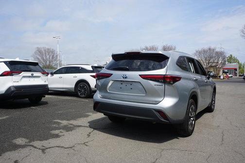 2023 Toyota Highlander Hybrid XLE