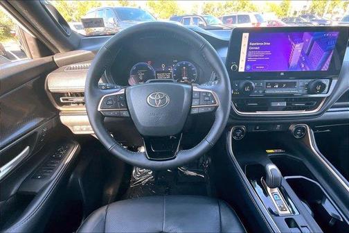 Platinum 2026 Toyota Grand Highlander Hybrid MAX