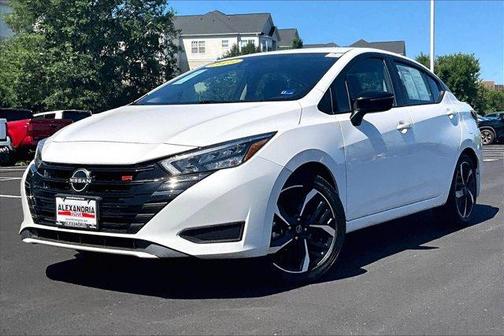 Aspen White 2023 Nissan Versa 1.6 SR