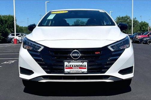 Aspen White 2023 Nissan Versa 1.6 SR