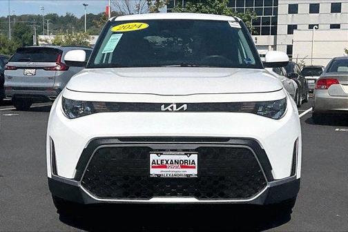 Snow White Pearl 2024 Kia Soul LX