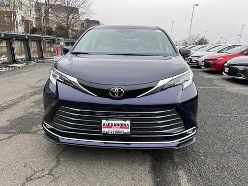 2026 Toyota Sienna Limited