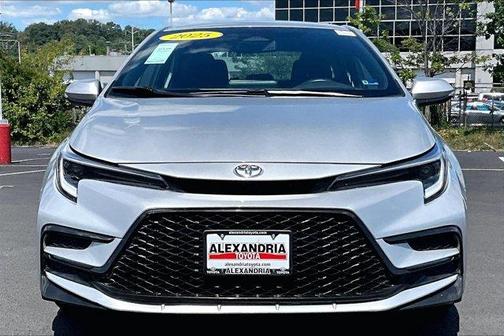 01F7 2025 Toyota Corolla SE