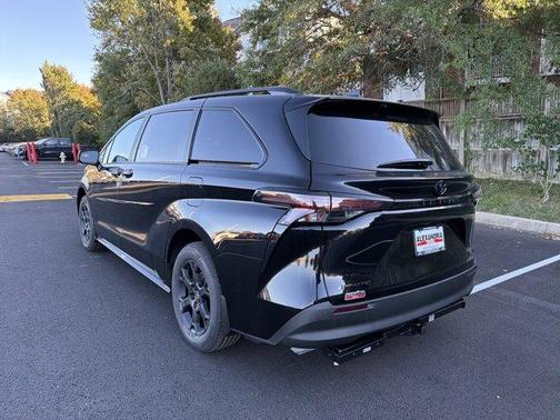 Midnight Black Metallic 2026 Toyota Sienna Woodland Edition