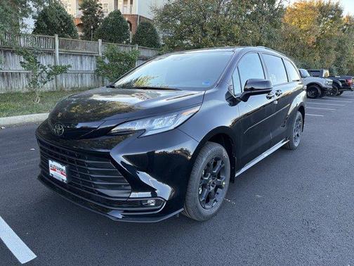 Midnight Black Metallic 2026 Toyota Sienna Woodland Edition