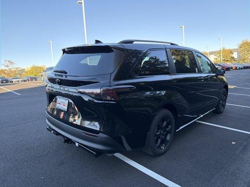 Midnight Black Metallic 2026 Toyota Sienna Woodland Edition