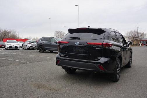 2023 Toyota Highlander Hybrid XLE