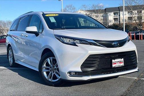 2023 Toyota Sienna XLE
