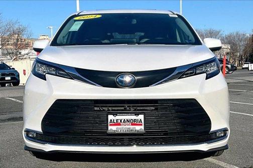 2023 Toyota Sienna XLE