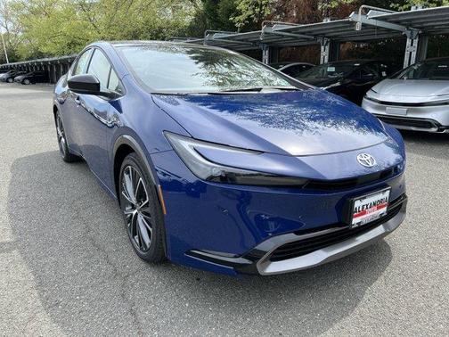 2025 Toyota Prius XLE