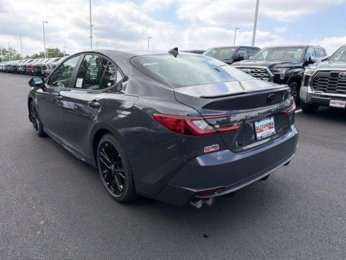 UNDERGROUND 2026 Toyota Camry SE