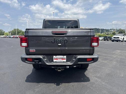 Granite Crystal Clearcoat Metallic 2025 Jeep Gladiator Sport