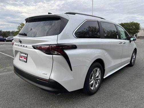 2025 Toyota Sienna XLE