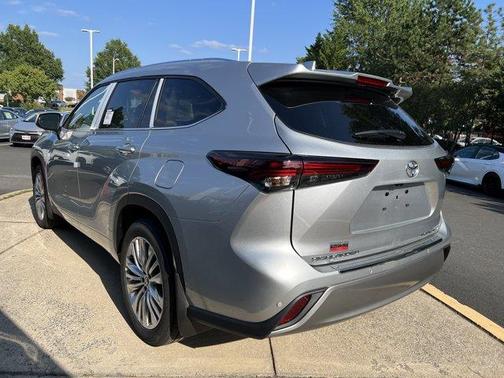 2025 Toyota Highlander Platinum