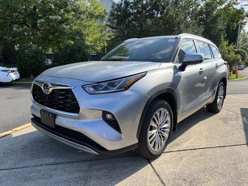 2025 Toyota Highlander Platinum