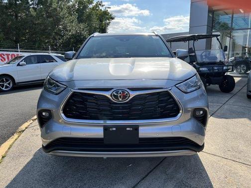 2025 Toyota Highlander Platinum