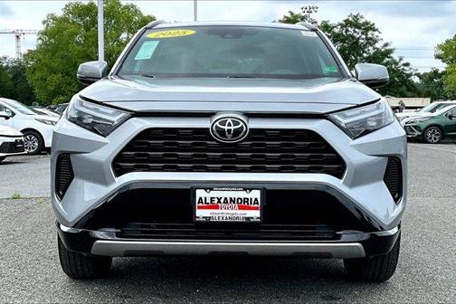 2025 Toyota RAV4 Hybrid SE
