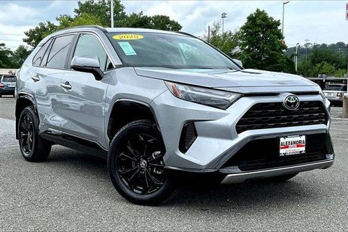 2025 Toyota RAV4 Hybrid SE
