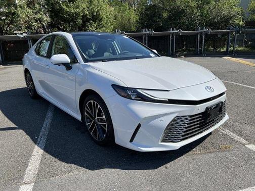 Wind Chill Pearl 2026 Toyota Camry XLE