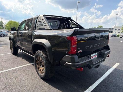 2026 Toyota Tacoma Hybrid TRAILHUNTER