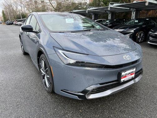 2025 Toyota Prius XLE