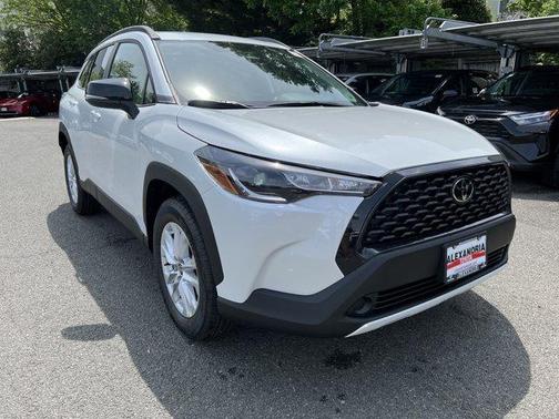 2025 Toyota Corolla Cross LE