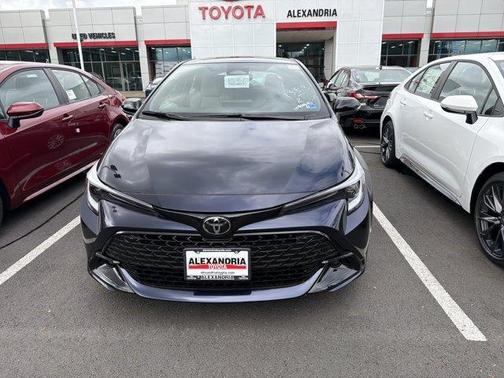 2027 Toyota Corolla Hatchback SE