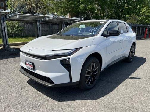 Wind Chill Pearl 2026 Toyota bZ XLE PLUS