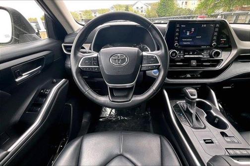 01L7 2022 Toyota Highlander Hybrid XLE