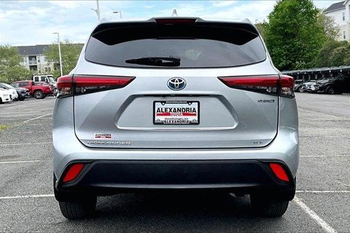 01L7 2022 Toyota Highlander Hybrid XLE