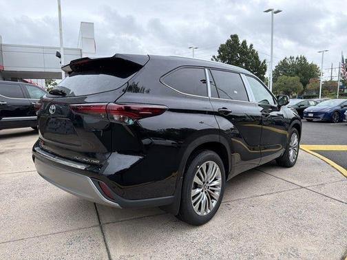 2026 Toyota Highlander Platinum