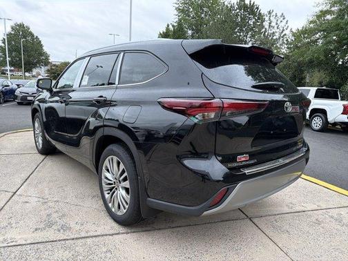 2026 Toyota Highlander Platinum