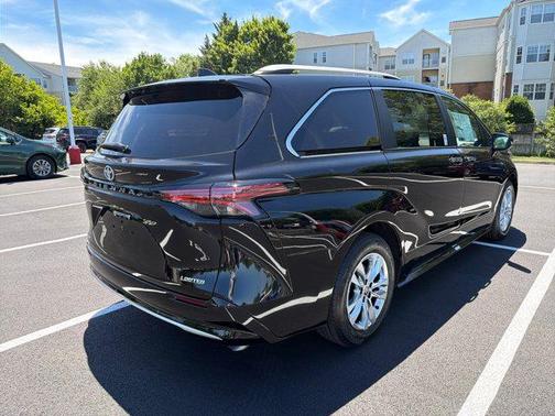 Midnight Black Metallic 2026 Toyota Sienna Limited
