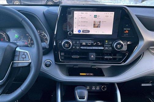 2025 Toyota Highlander Hybrid XLE