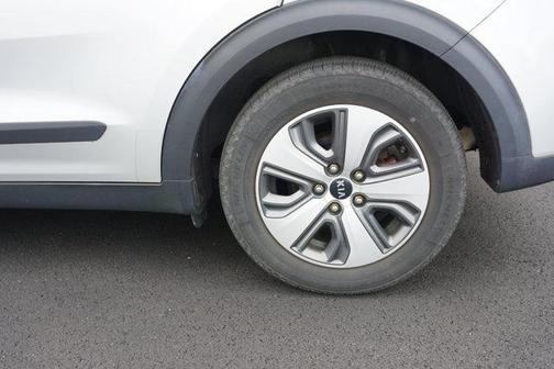 Silky Silver 2019 Kia Niro EX
