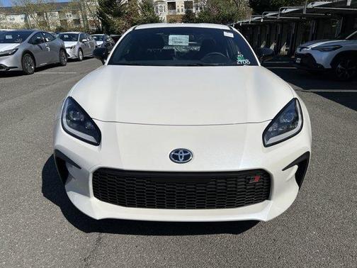 2025 Toyota GR86 Premium